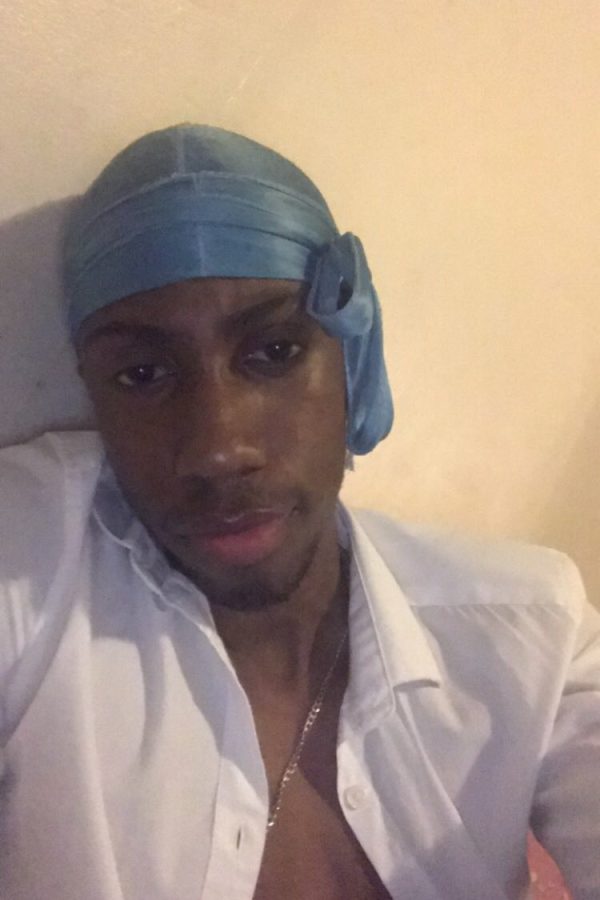 Rencontre sexe Saint-Quentin : ce que je veux, c’est pas des fleurs, c’est ta queue entre mes lèvres dans l’arrière-salle d’un hôtel discret rencontre-Black-Saint-Quentin