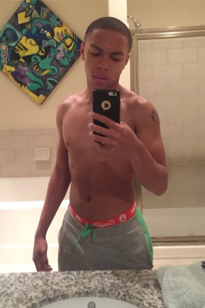 Plan cul Thionville ? Je bande déjà pour toi Yann - rencontre-Gay-Thionville