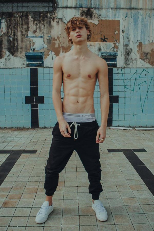 Bastien dispo à Villeurbanne pour taquinerie chaude rencontre-Minet-Villeurbanne