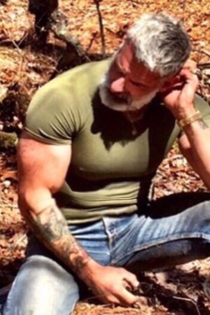 T’as vu mon profil, maintenant décroche Bernard - rencontre-Daddy-Paris