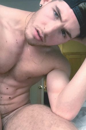 Un peu rêveur mais les pieds dans le con Lilian - rencontre-Gay-Nantes