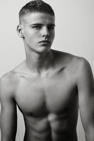 Elio 22 ans Elio - rencontre-Gay-Nice