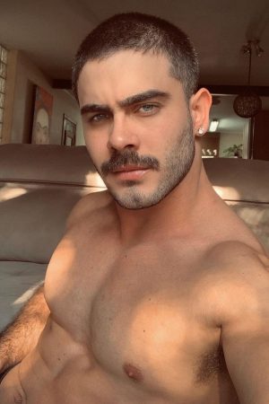 Evan - rencontre-Gay-Toulon