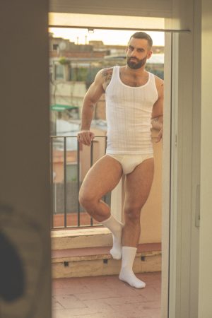 Le soleil me parle, et j’ai envie de répondre nu Didier - rencontre-Naturiste-Montpellier