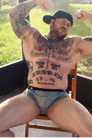 Je veux m’éclater dans la merde d’un mec Adrien - rencontre-Gay-Villeurbanne