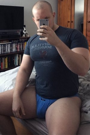 Gérard, 59 ans – Un couple cherche un homme pour pimenter la soirée Gérard - rencontre-Daddy-Aubervilliers