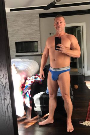 Besoin urgent d’une distraction chaude à Toulon Mathieu - rencontre-Daddy-Toulon