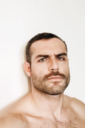 Corps lourd et appétit insatiable… Lévi - rencontre-Gay-Quimper
