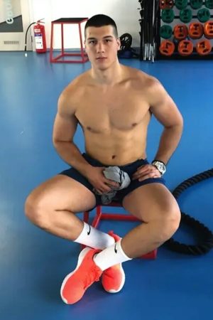 Damien - rencontre-MILF-Niort