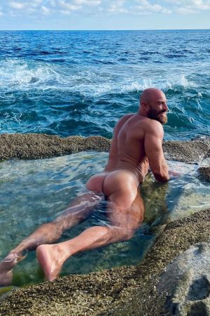 Nuit chaude à Bayonne pour un homme mature et fin Mathieu - rencontre-Gay-Bayonne