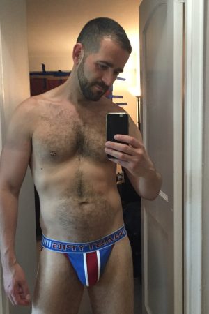 Insomniaque cherche mec pour nuit blanche Yvan - rencontre-Gay-Grenoble