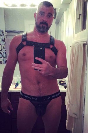 Disponible ? 😈 Mathias - rencontre-Daddy-Saint-Herblain